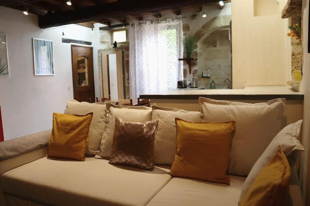 Apartamento Entre Uzes Et Le Pont-Du-Gard Le Logis D'Autrefois Castillon-du-Gard Exterior foto