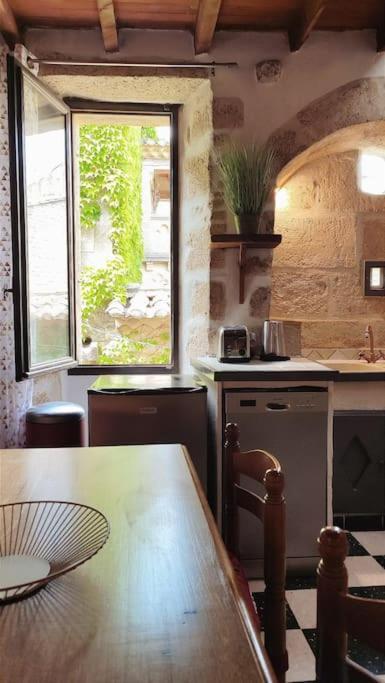 Apartamento Entre Uzes Et Le Pont-Du-Gard Le Logis D'Autrefois Castillon-du-Gard Exterior foto